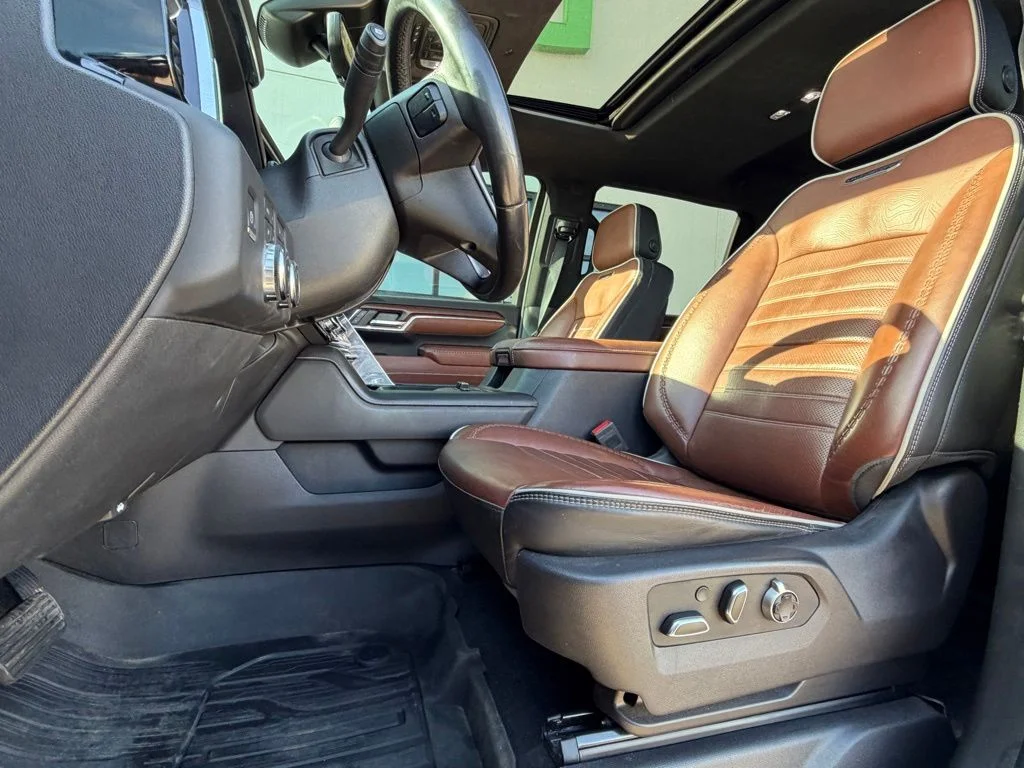 Used 2024 Silver GMC Denali Ultimate image 6