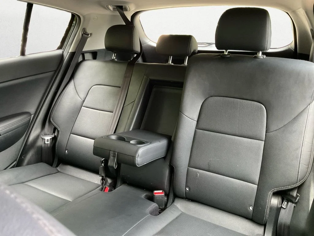 Used 2018 Red Kia EX image 9
