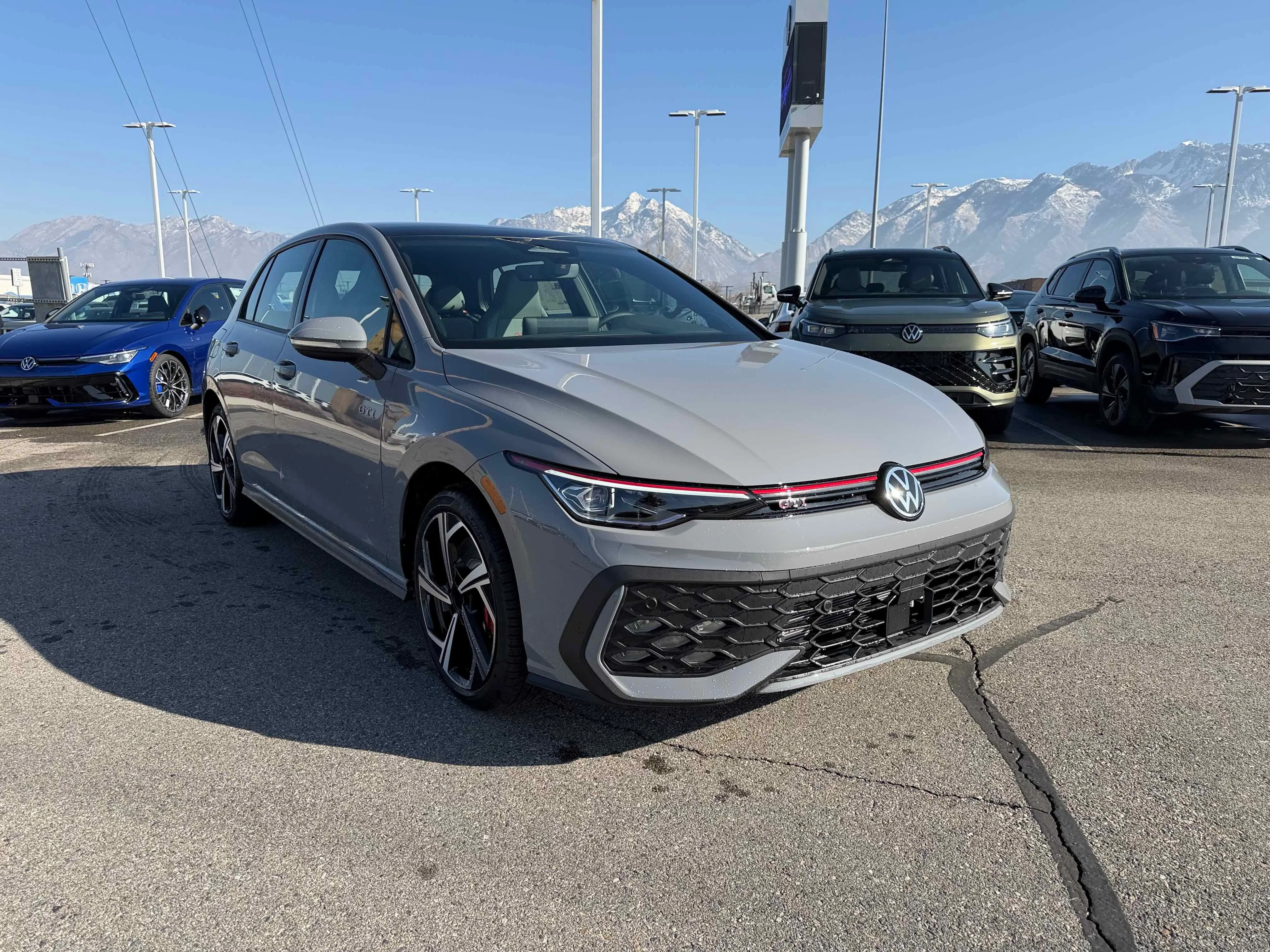 New 2026 Moonstone Volkswagen SE image 9
