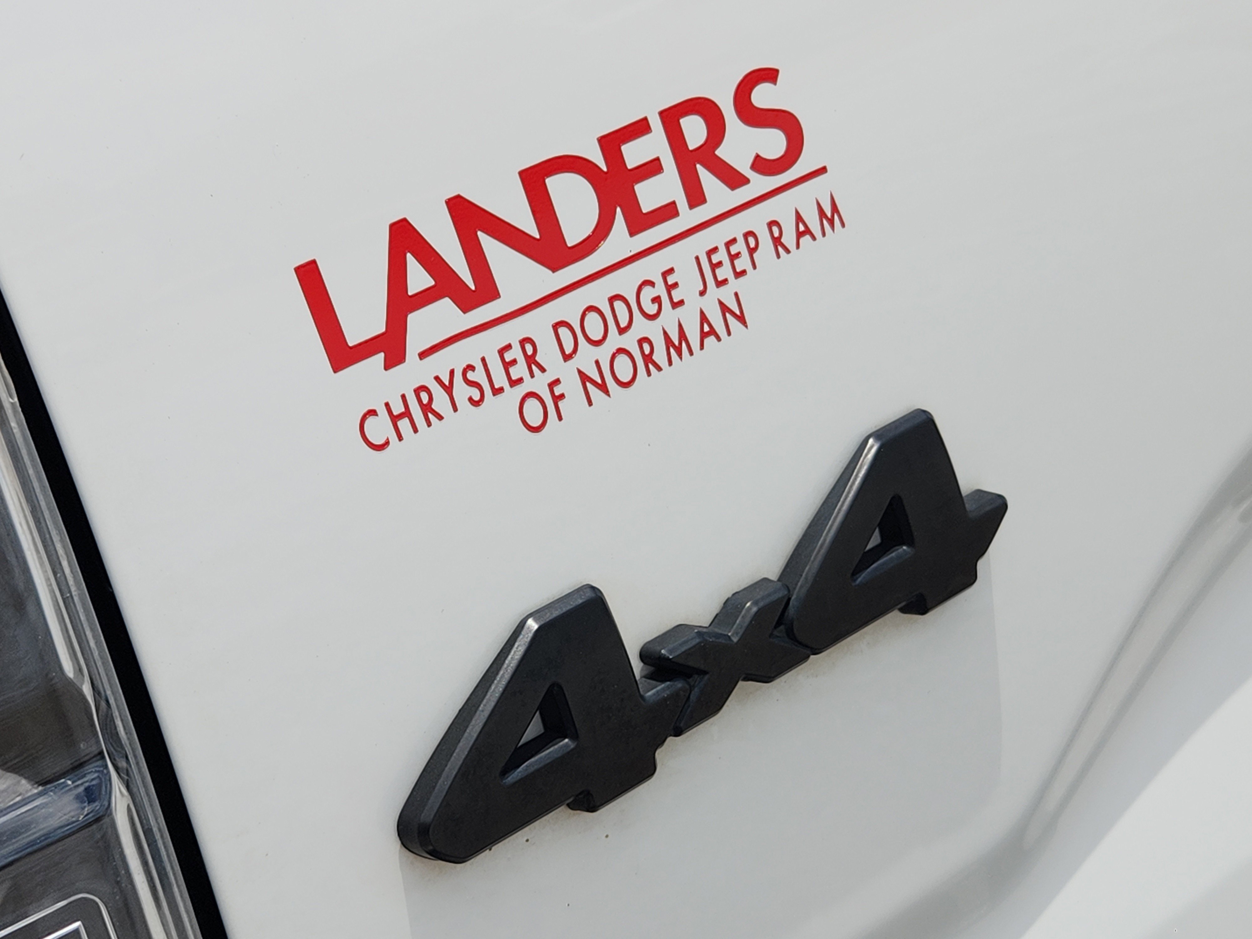 Used 2022 White Toyota SR5 image 14