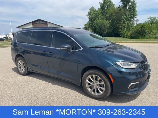 2022 Chrysler Pacifica Touring L's photo