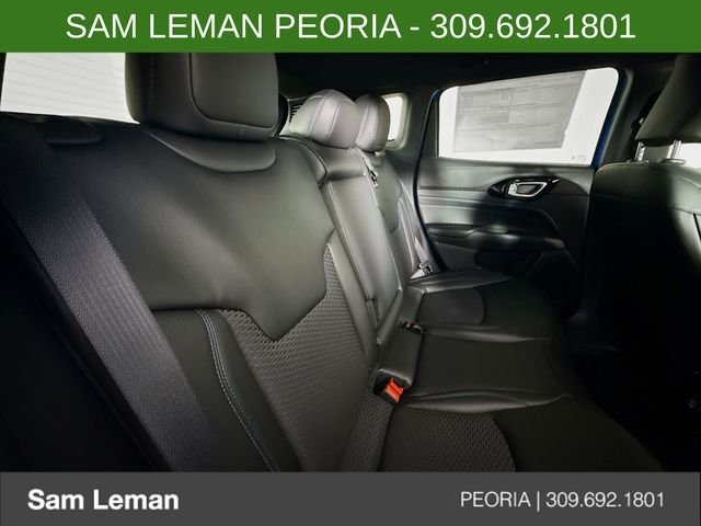 New 2026 Hydro Blue Pearlcoat Jeep Latitude image 22