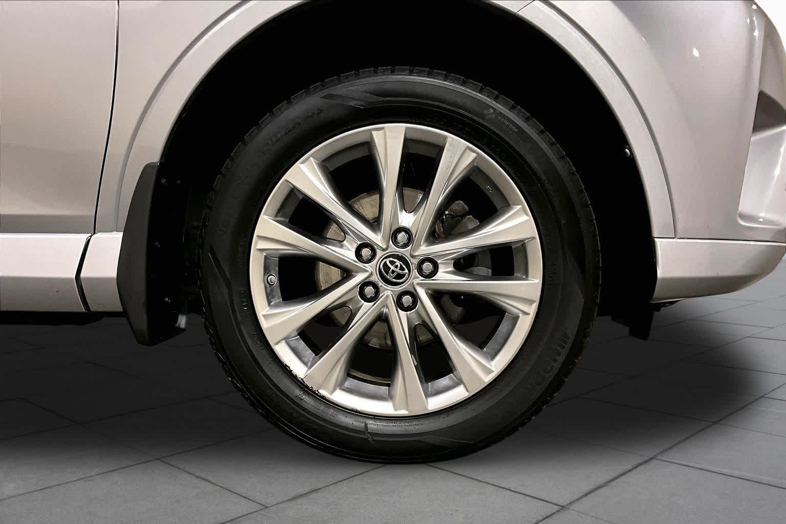 Used 2017 Silver Sky Metallic Toyota Platinum image 10