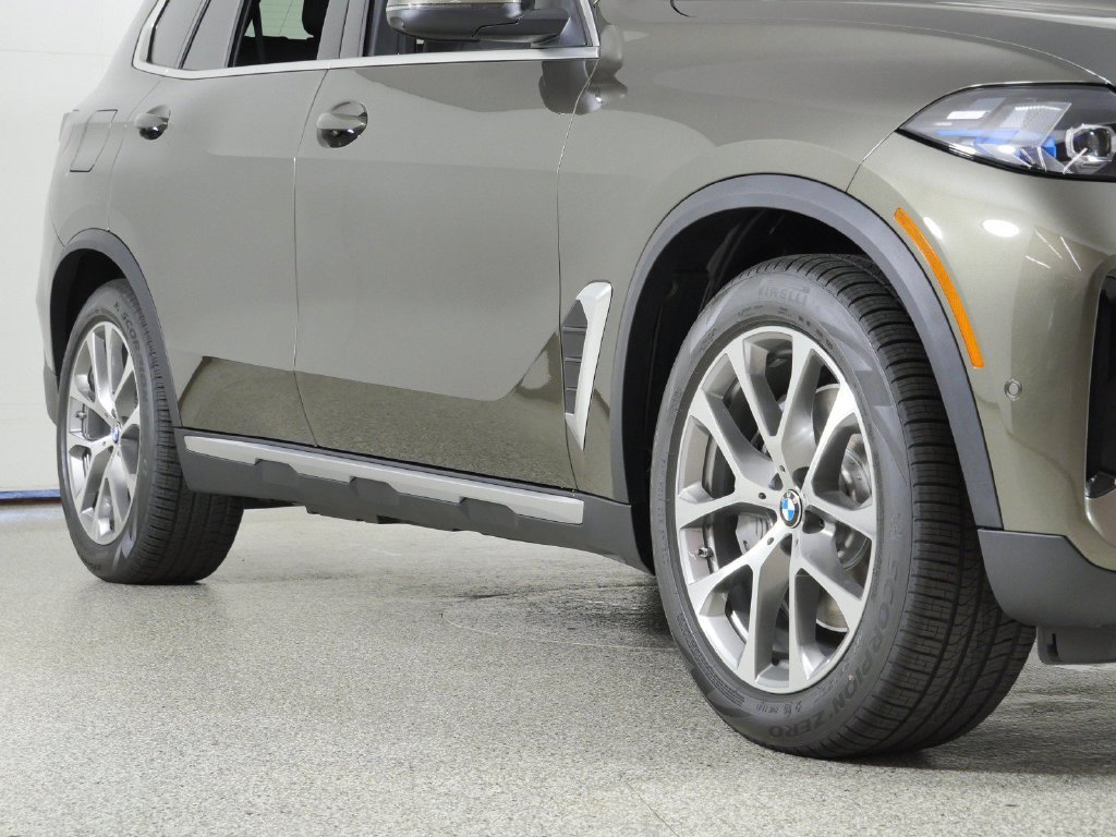 New 2026 Manhattan Green Metallic BMW xDrive50e image 6