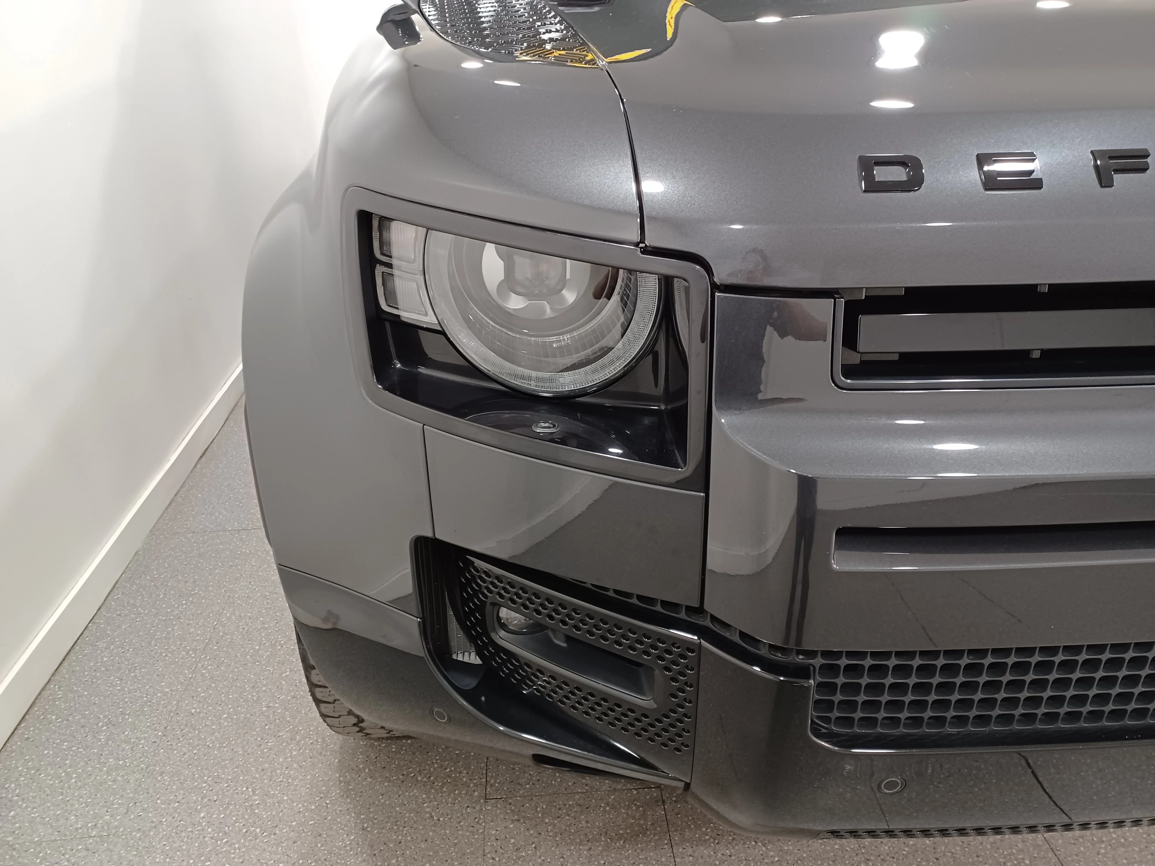 Certified Used 2024 Gray Land Rover X-Dynamic SE image 4