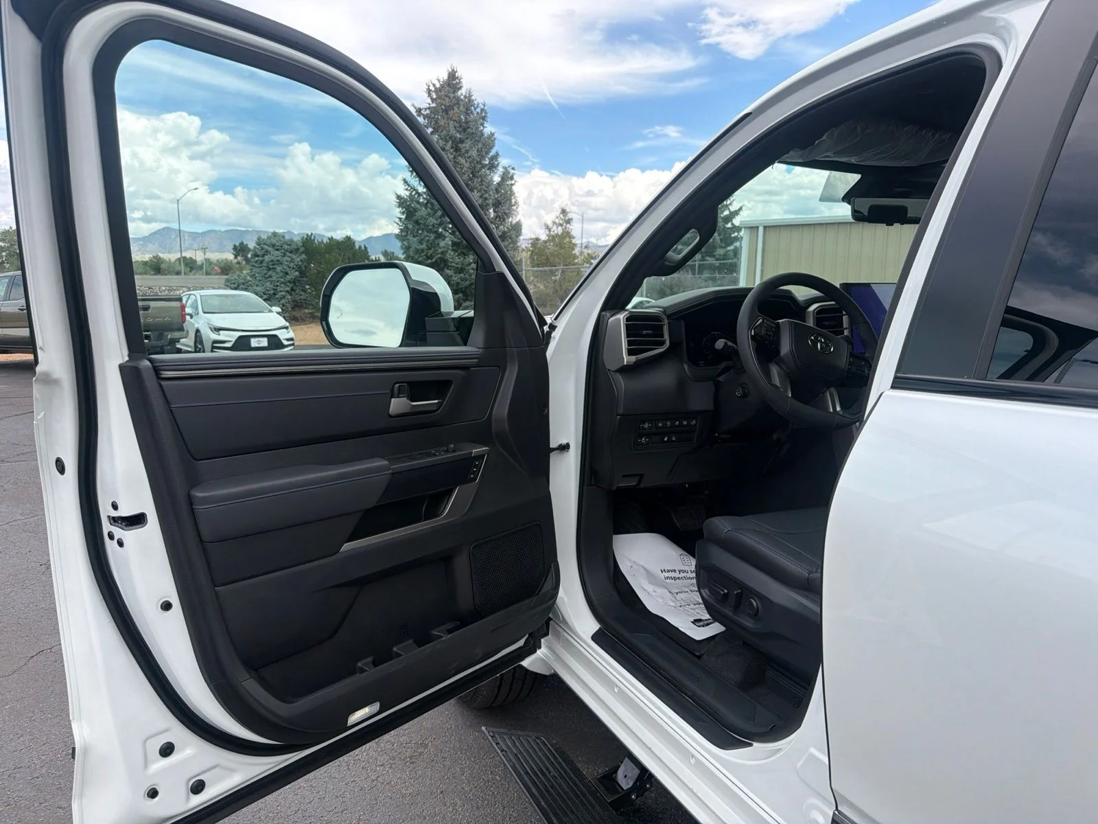 New 2026 Wind Chill Pearl Toyota Platinum image 22