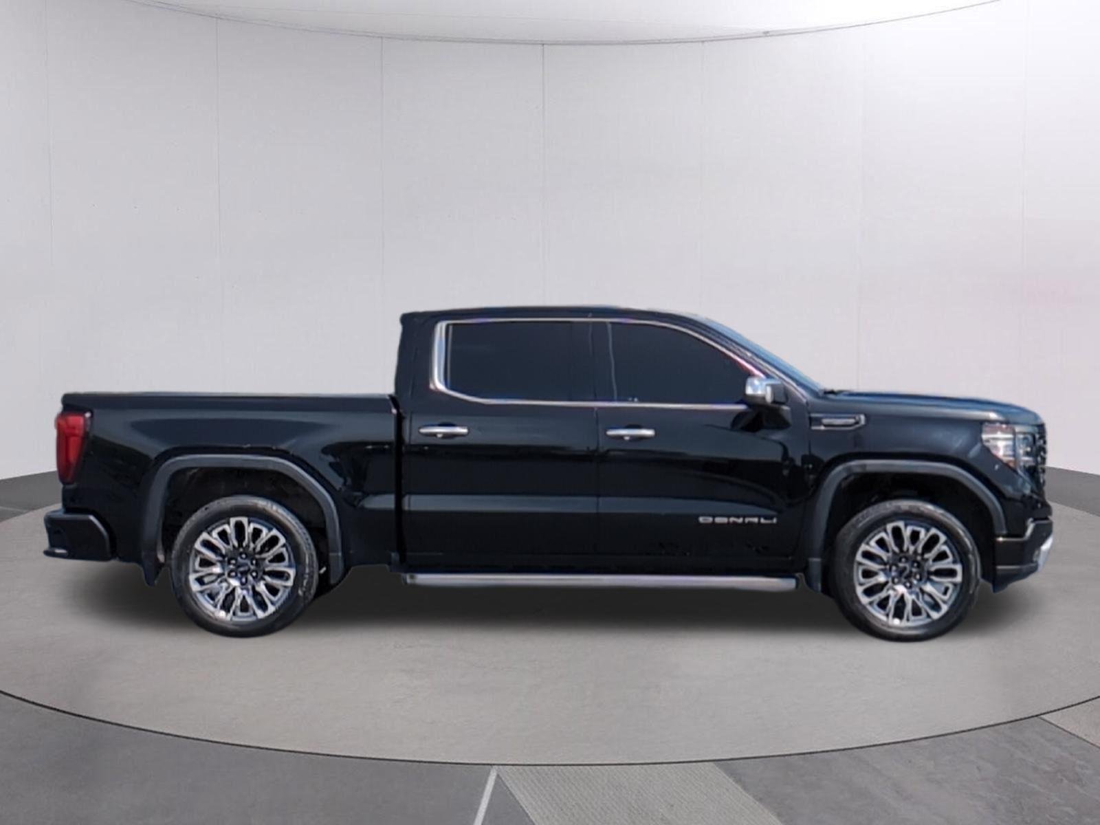 Used 2023 Onyx Black GMC Denali Ultimate image 8