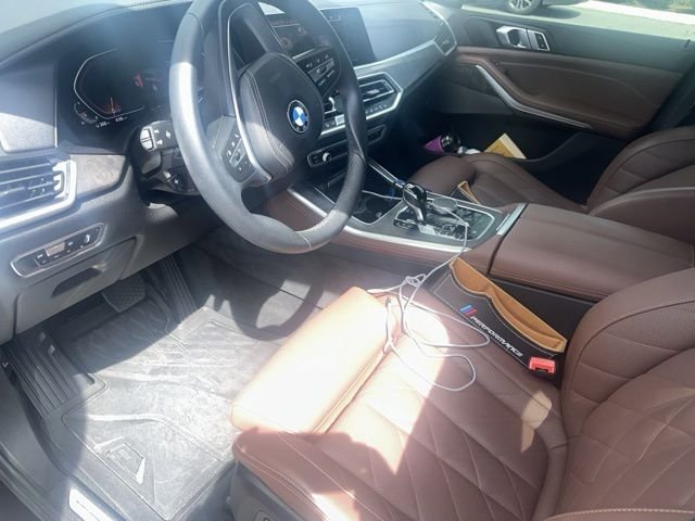 Used 2023 Black Sapphire Metallic BMW sDrive40i image 5