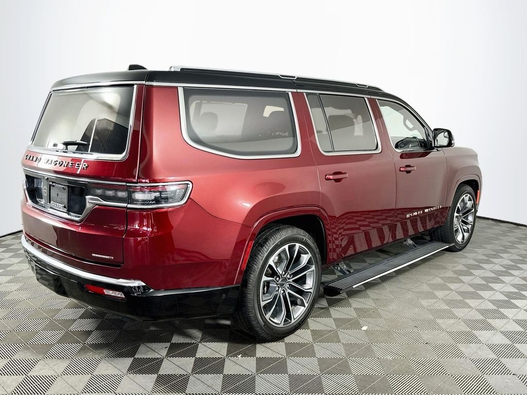 Used 2023 Velvet Jeep Series III image 5