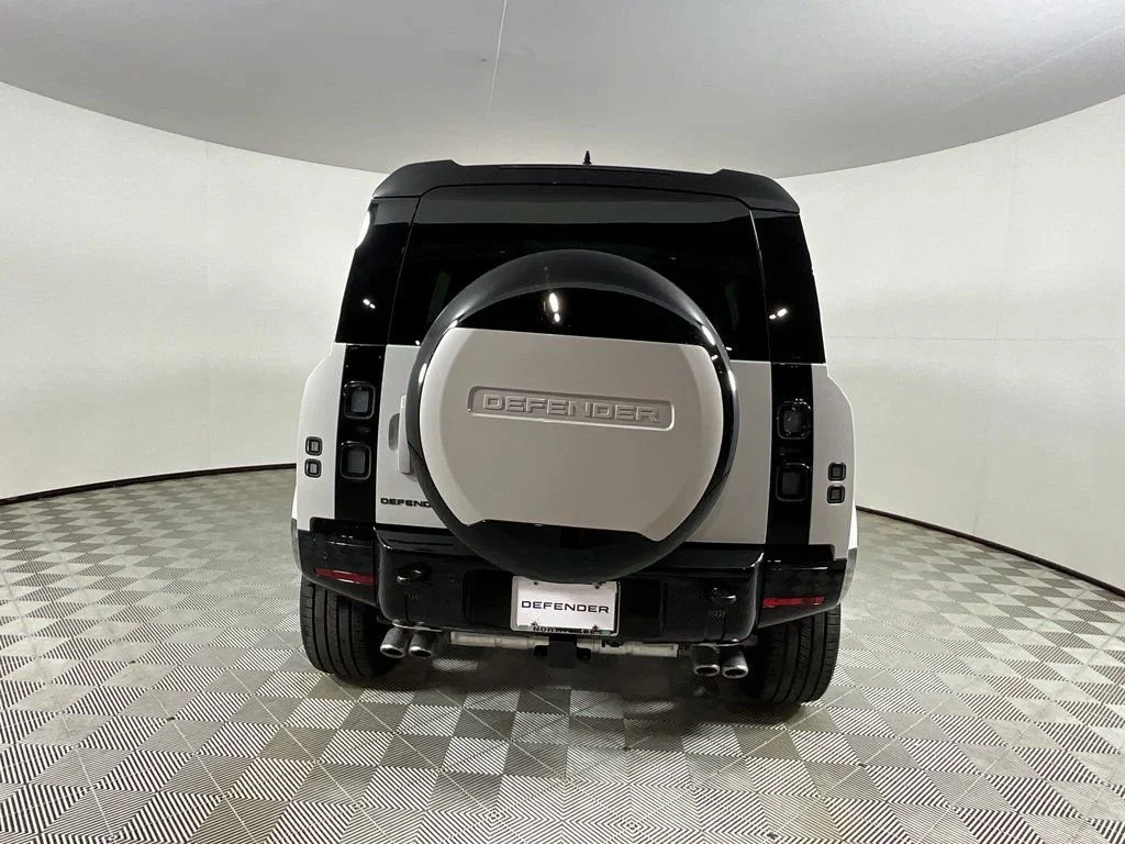 2026 Land Rover Defender X-Dynamic SE - Photo 7