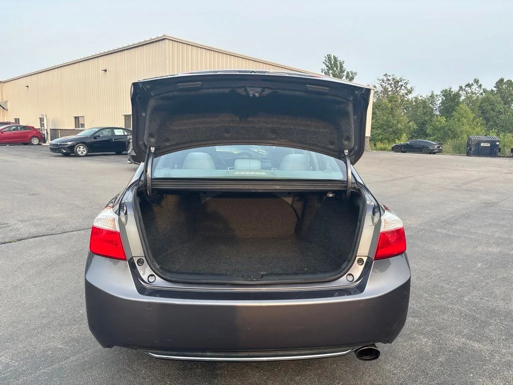 Used 2015 Silver Honda LX image 12