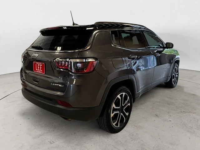 Used 2022 Gray Jeep Limited image 5