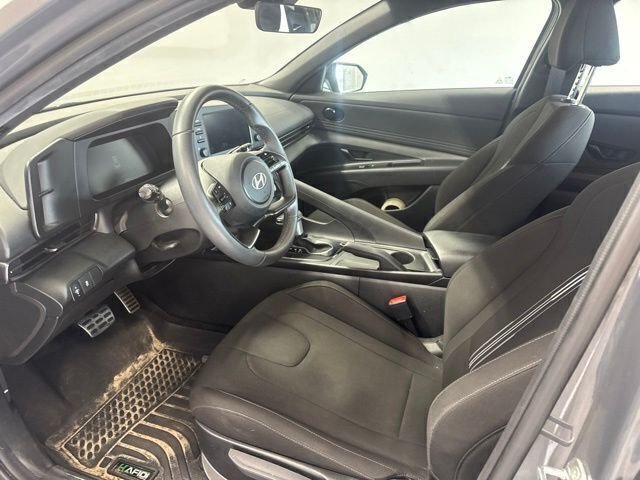 Used 2025 Gray Hyundai SEL Sport image 12