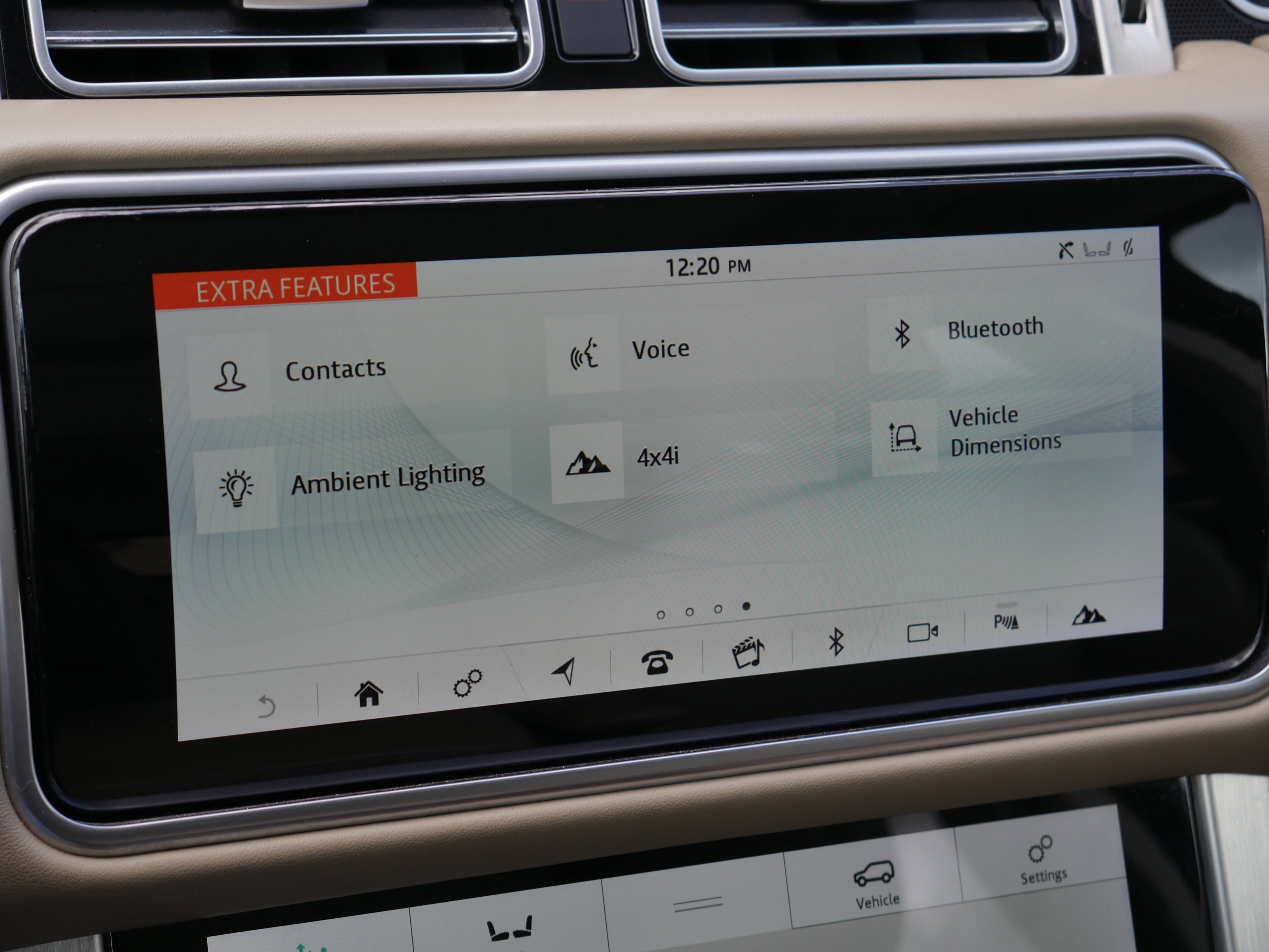 Used 2019 Fuji White Land Rover  image 13