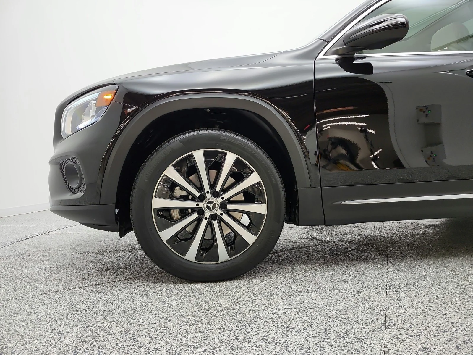 Used 2023 Night Black Mercedes-Benz GLB 250 SUV image 22