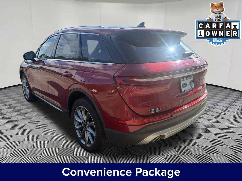 Used 2022 Red Lincoln Standard image 3