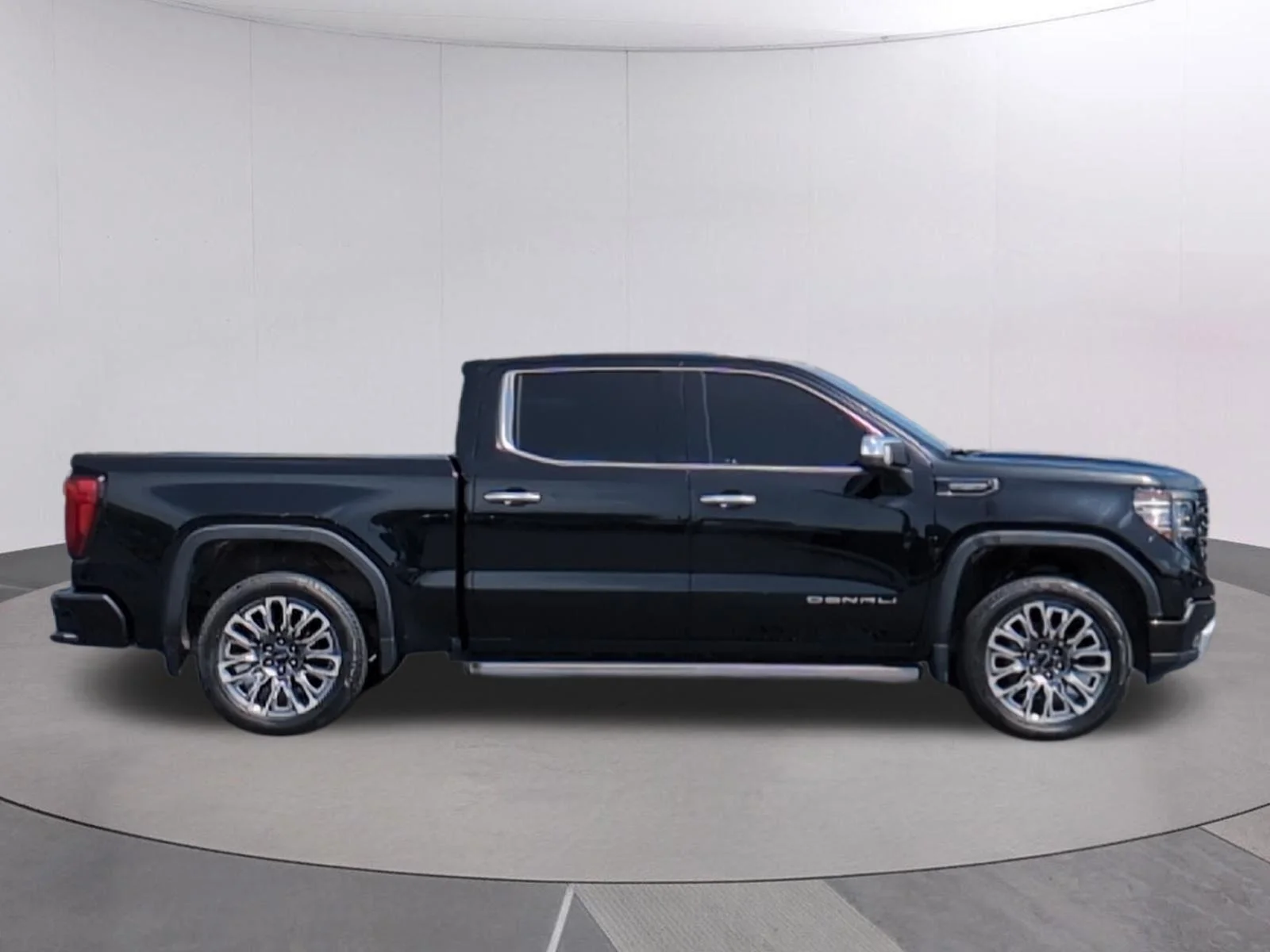Used 2023 Onyx Black GMC Denali Ultimate image 8