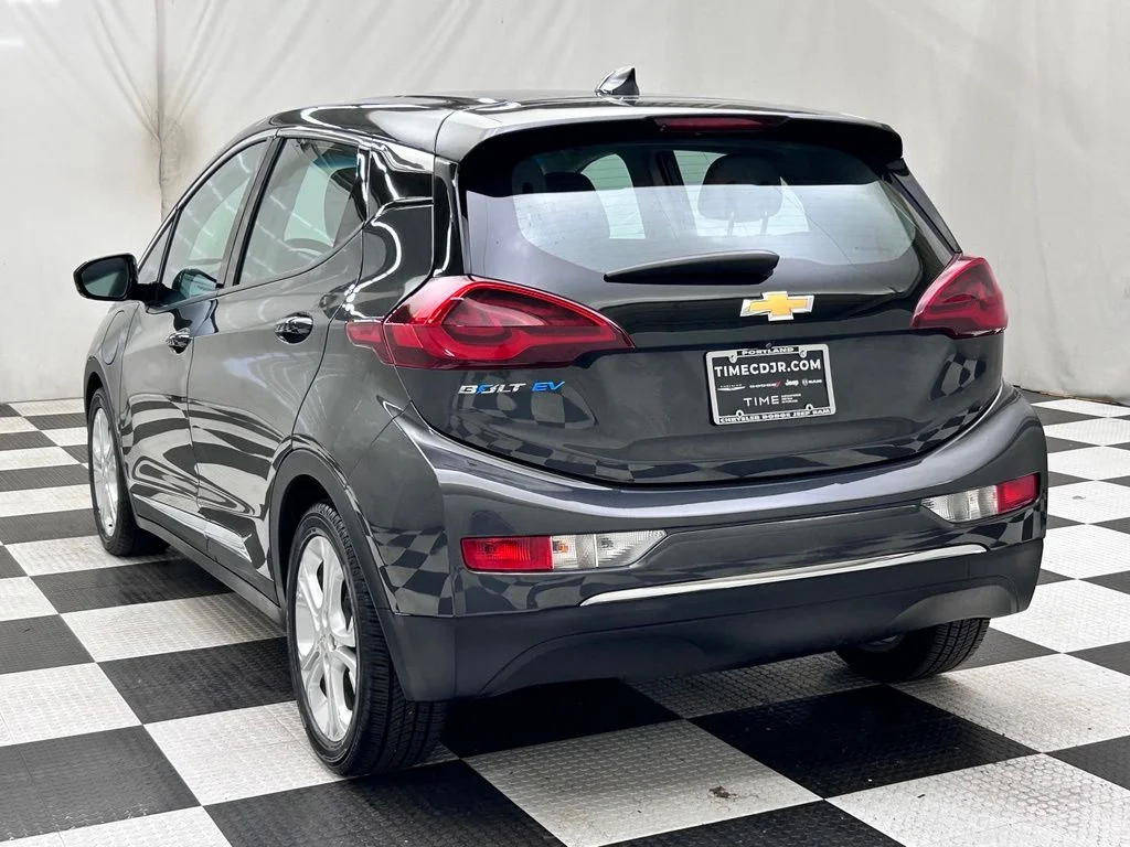 Used 2020 Gray Chevrolet LT image 5