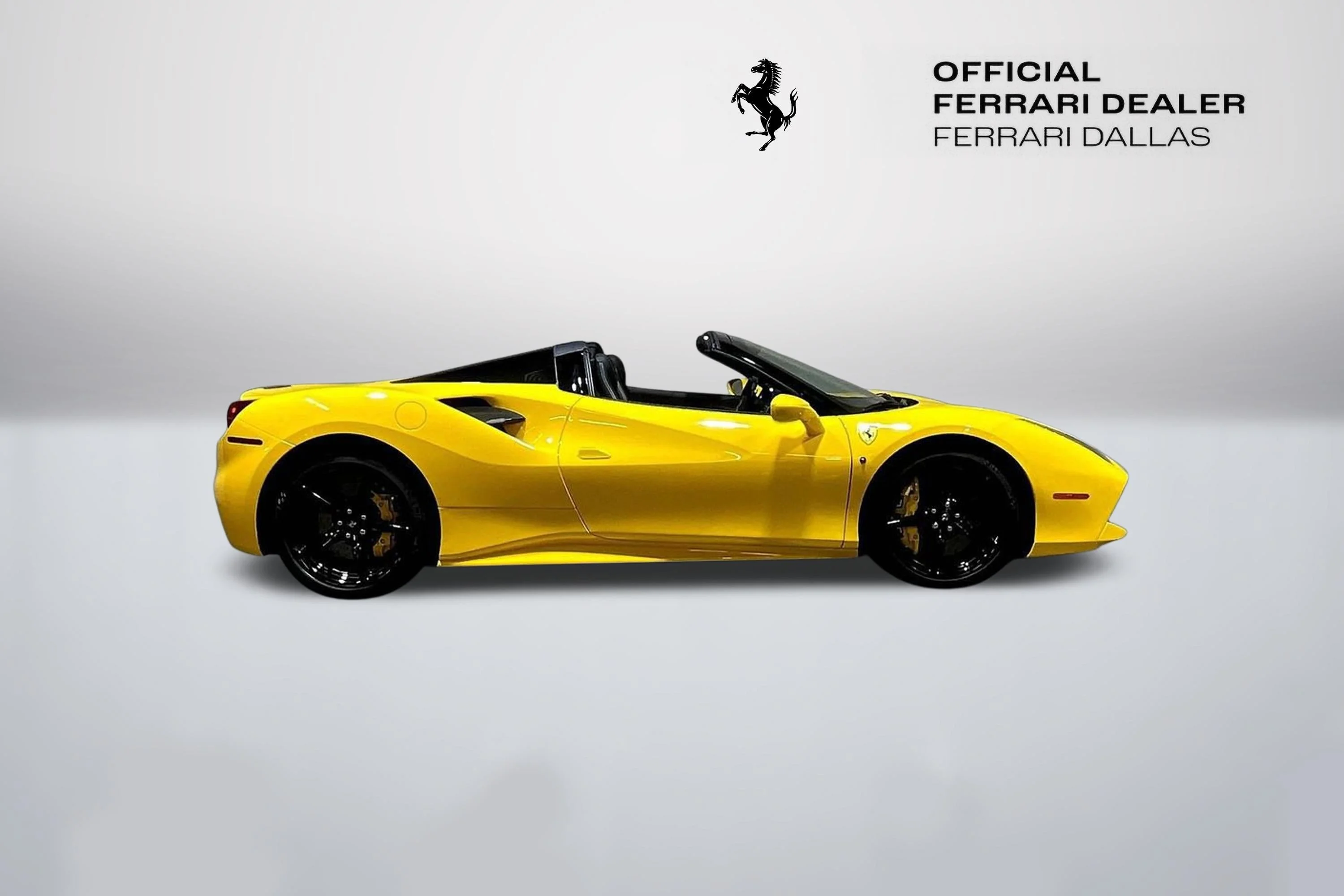 Used 2018 Giallo Modena Ferrari  image 4