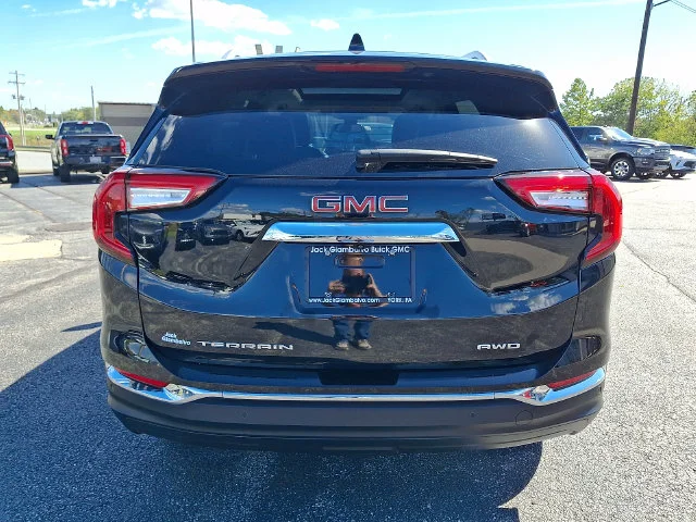 Used 2023 Black GMC SLT image 5