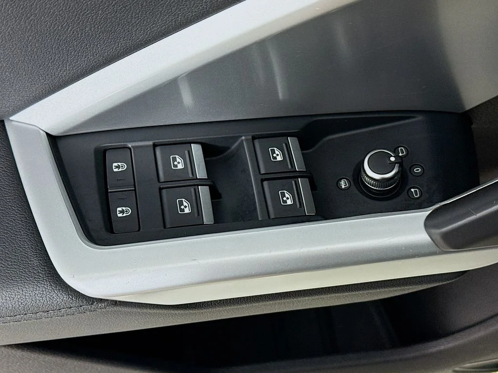 Used 2019 Mythos Black Metallic Audi 2.0T Premium Plus image 18