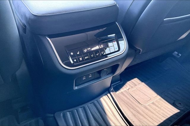 Used 2025 Silver INFINITI SENSORY image 32
