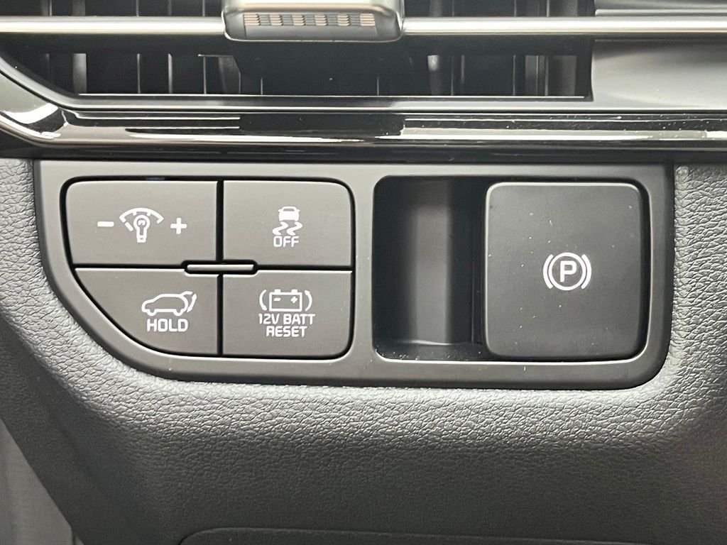 Used 2026 Black Kia X-Line image 26