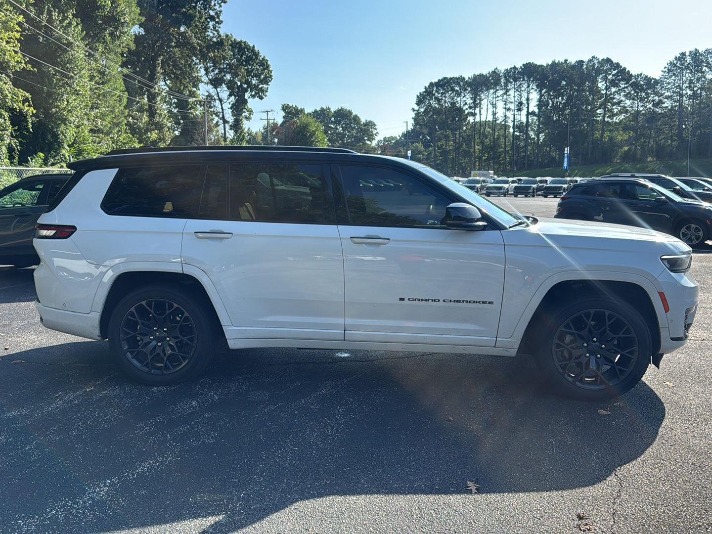 Used 2025 Bright White Clearcoat Jeep Summit Reserve image 2