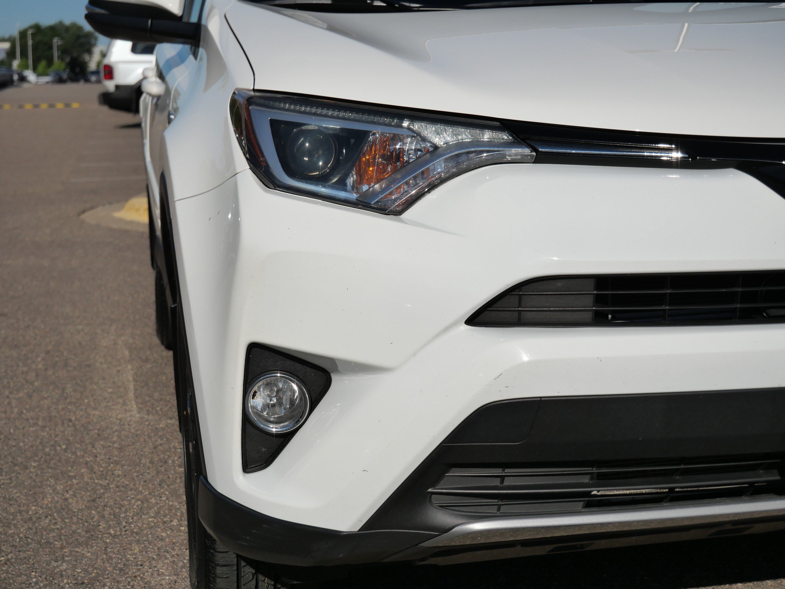 Certified Used 2018 Super White Toyota Hybrid XLE image 16
