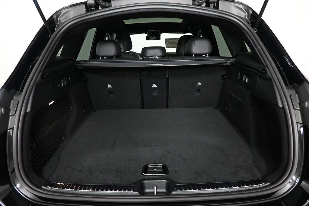 New 2027 Black Mercedes-Benz GLC 300 image 29