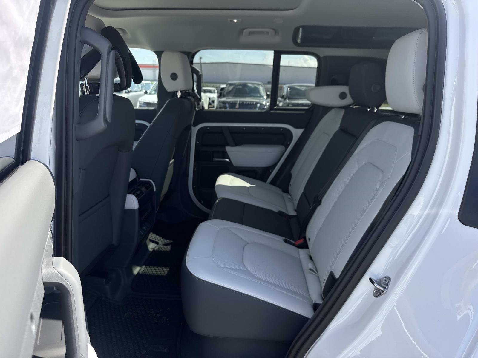 New 2026 Fuji White Land Rover S image 8