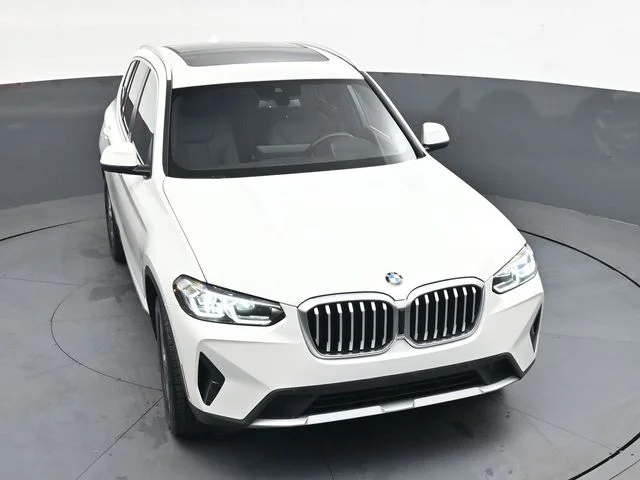 Used 2024  BMW xDrive30i image 29