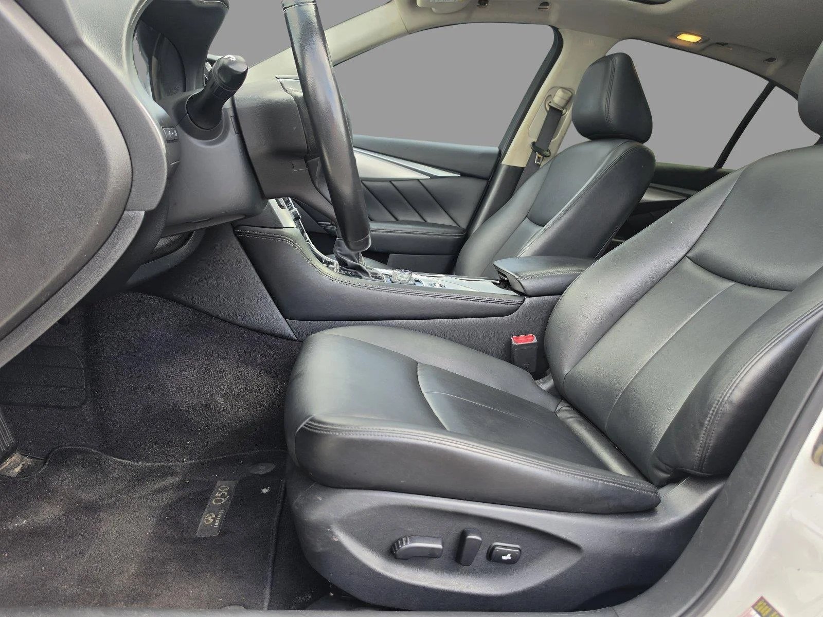 Used 2020 Pure White INFINITI 3.0t LUXE image 18