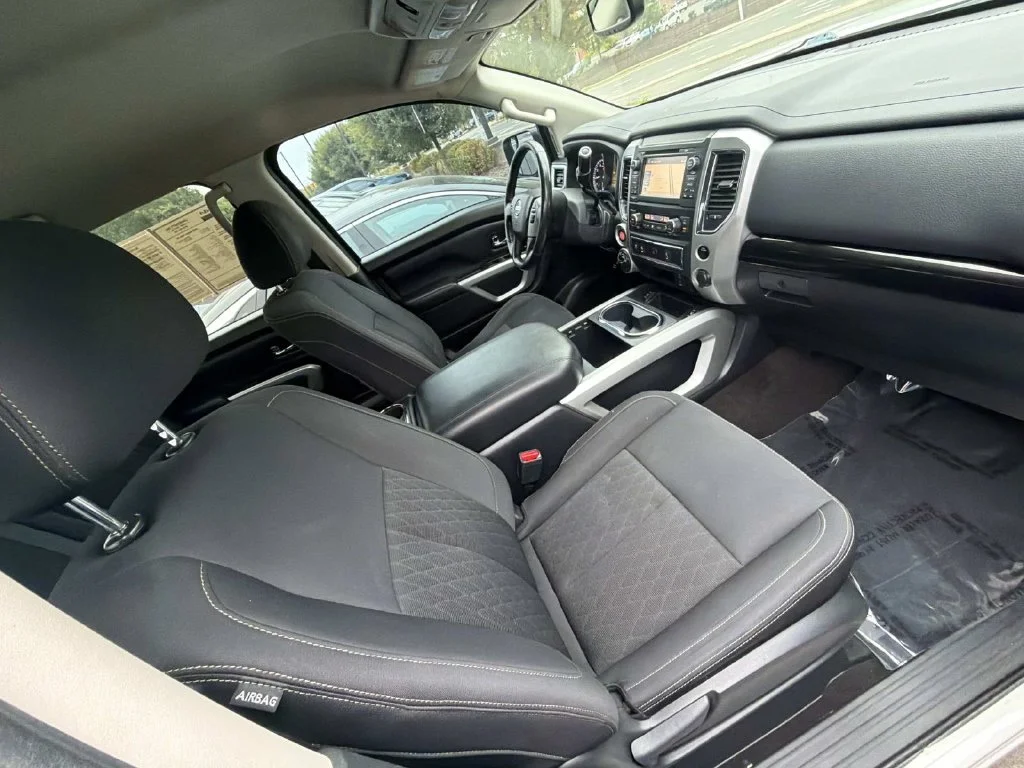 Used 2018 White Nissan SV image 30