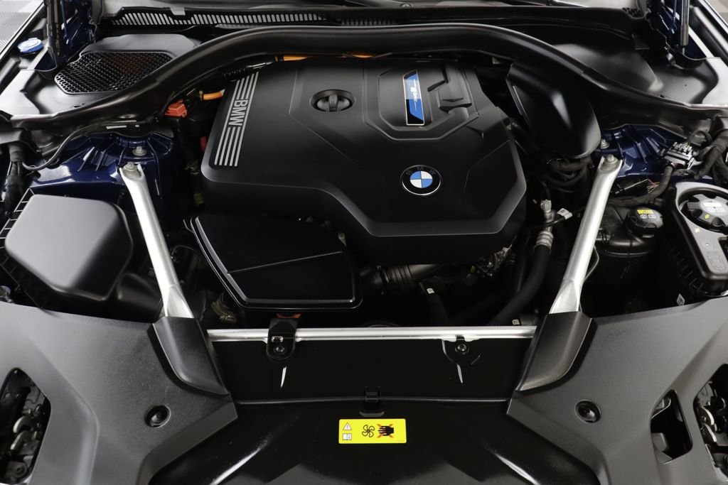 Used 2022 Phytonic Blue Metallic BMW 530e iPerformance image 23