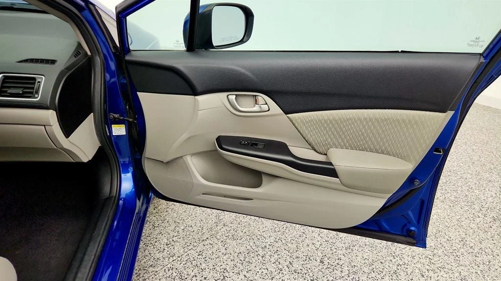 Used 2015 Dyno Blue Pearl Honda 4dr CVT LX image 25