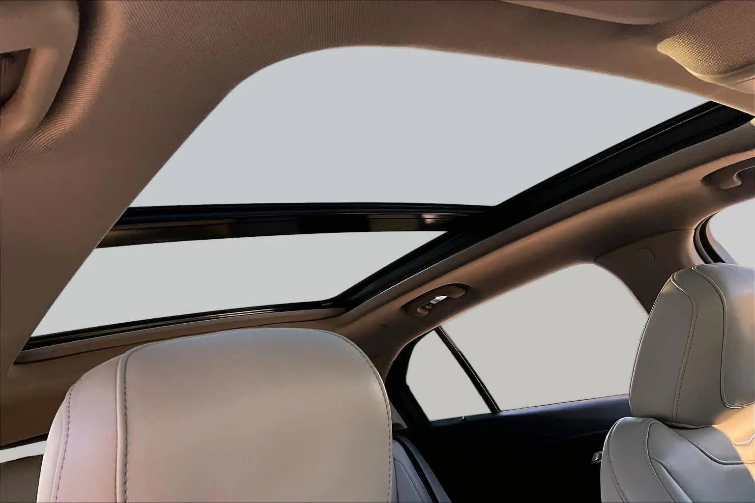 Used 2021 Crystal White Tricoat Cadillac FWD Premium Luxury image 14
