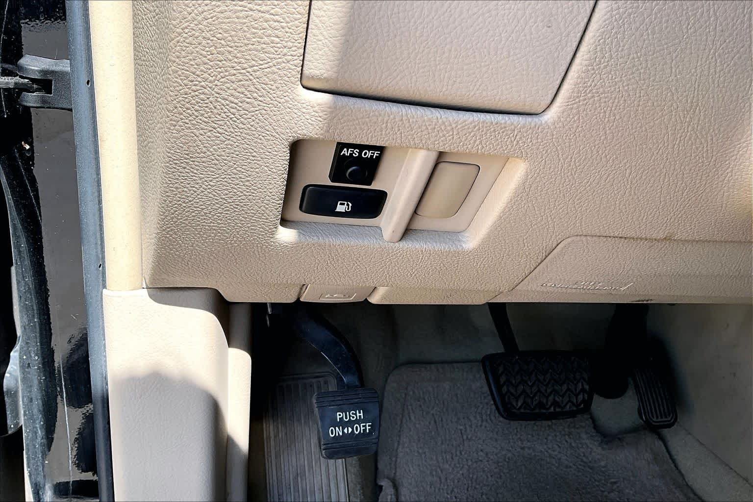 Used 2008 Black Onyx Lexus  image 24