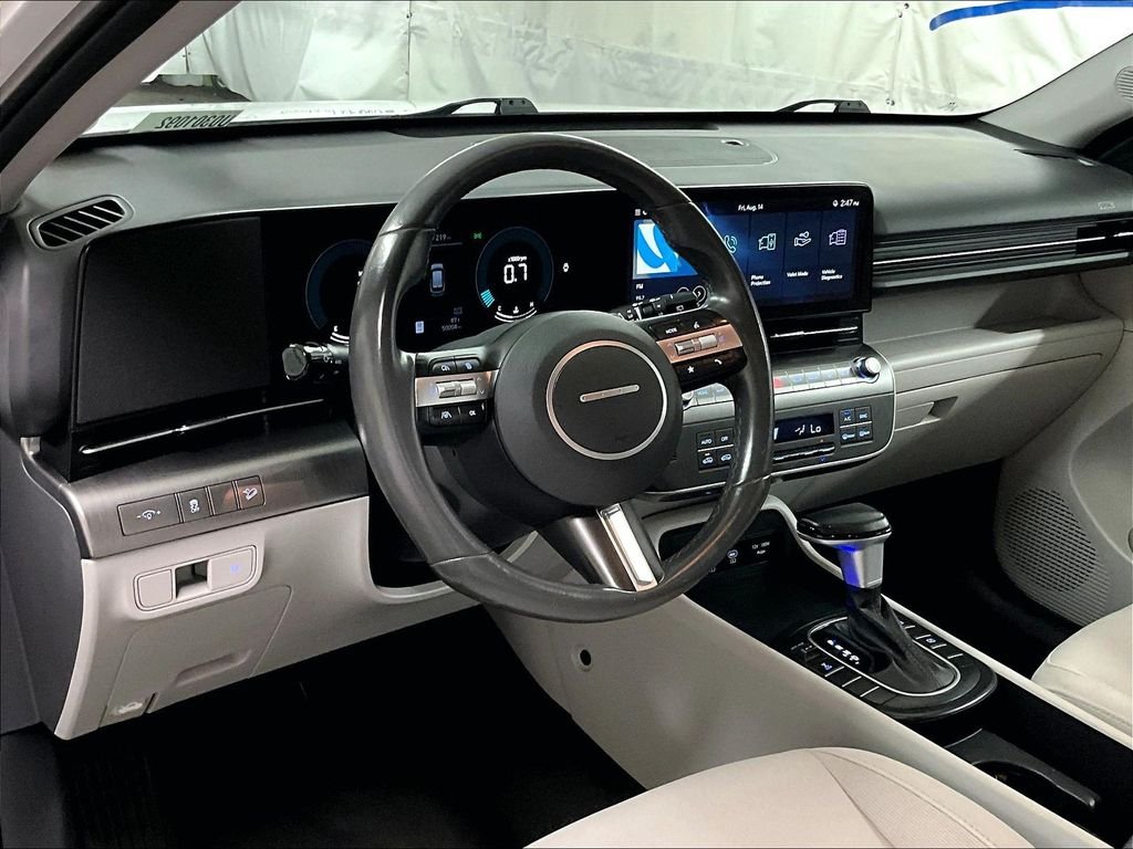 Used 2024 White Hyundai SEL image 8