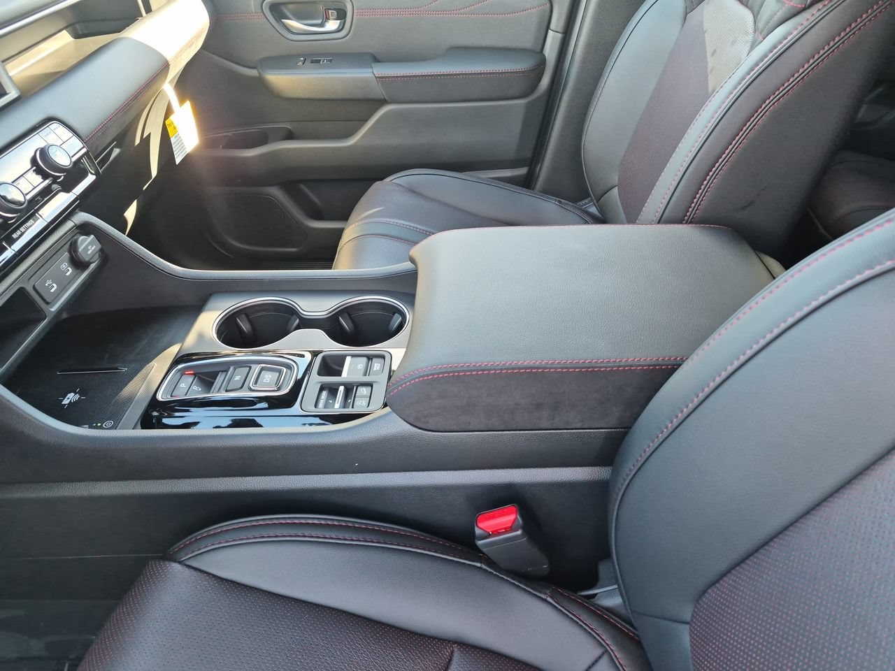 New 2026 Solar Silver Metallic Honda Black Edition AWD image 23