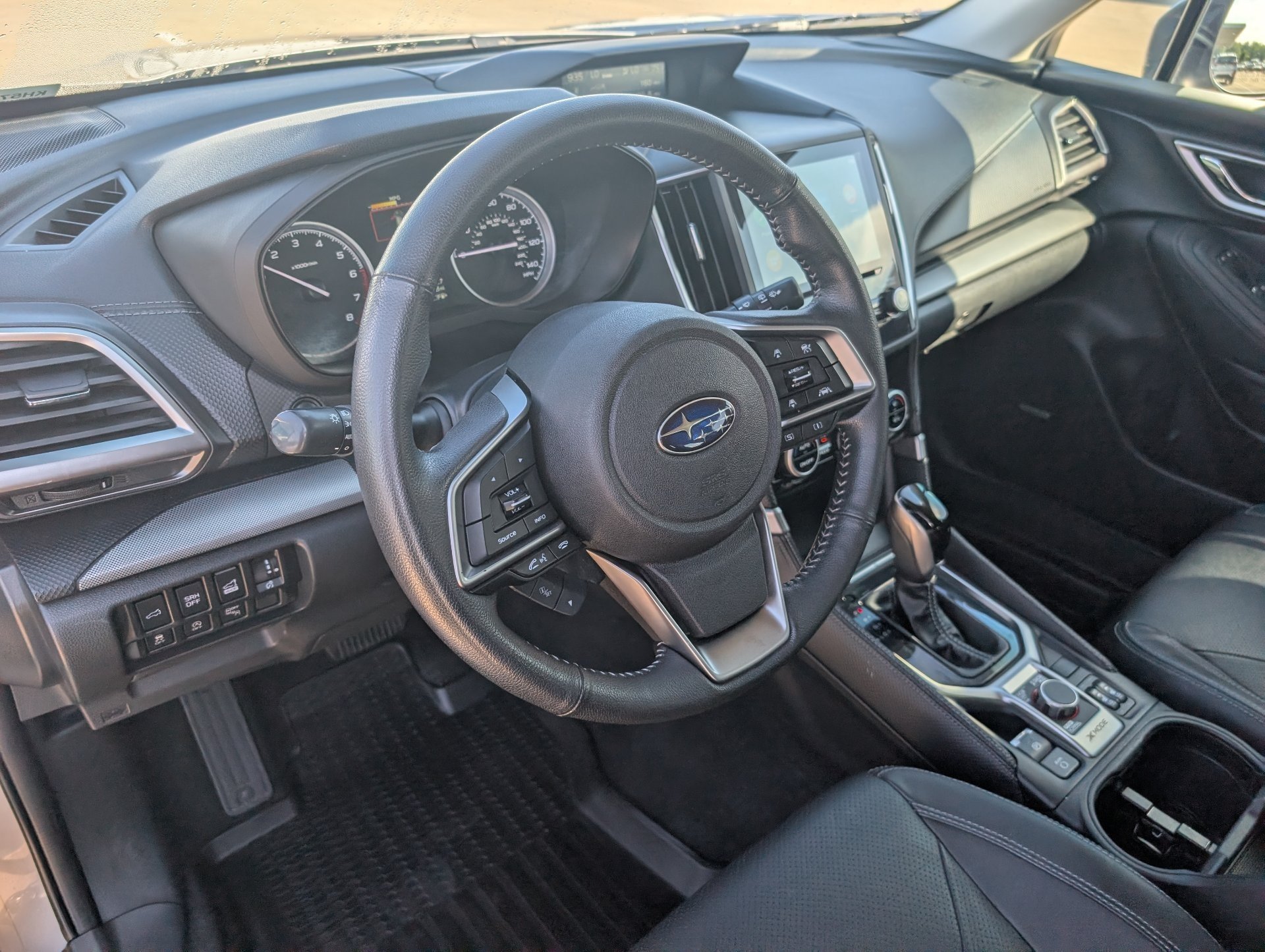 Used 2019 Silver Subaru Limited image 9