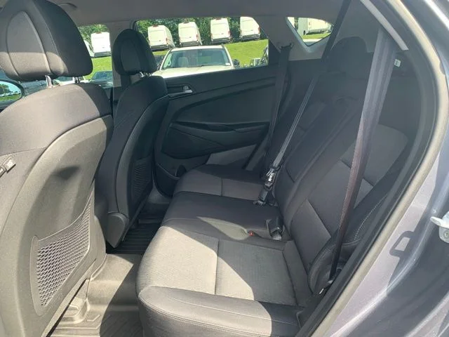 Used 2017 Gray Hyundai SE image 19