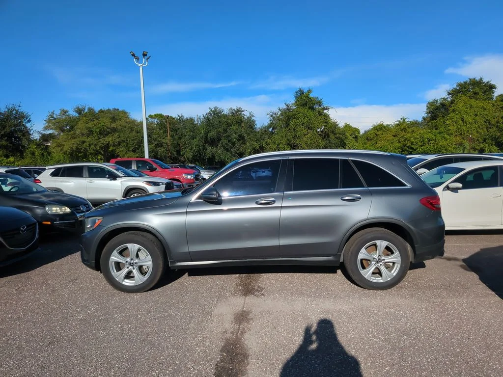Used 2017  Mercedes-Benz GLC 300 image 3