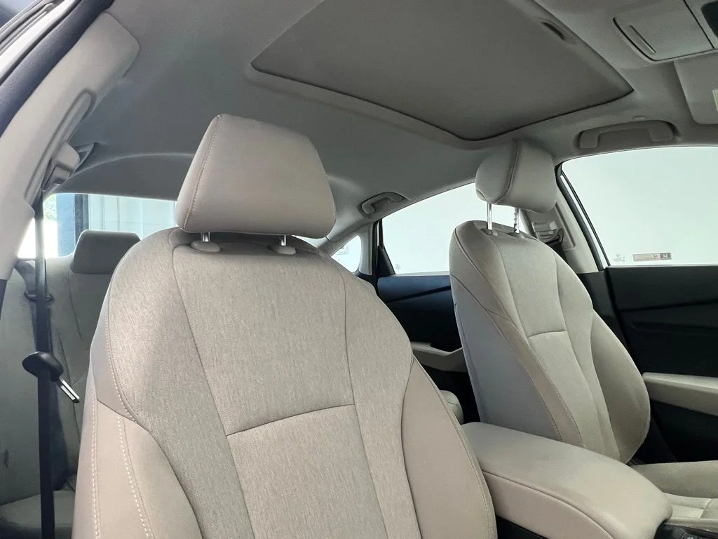 Used 2023 White Honda EX image 7