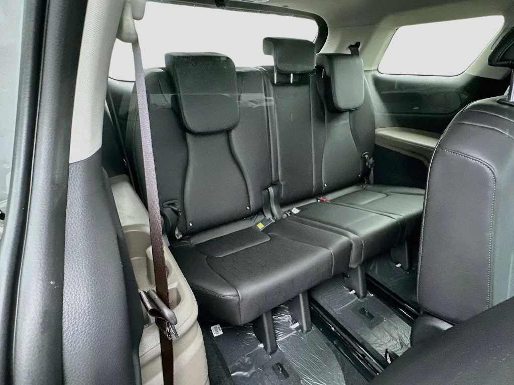 New 2027 Ceramic Silver Kia LXS image 27