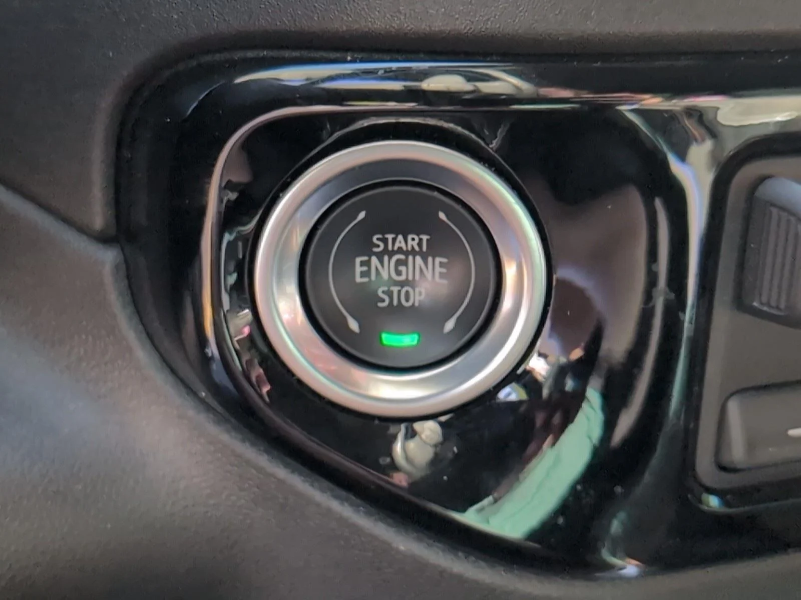 Used 2025 Sterling Gray Metallic Chevrolet LT image 26