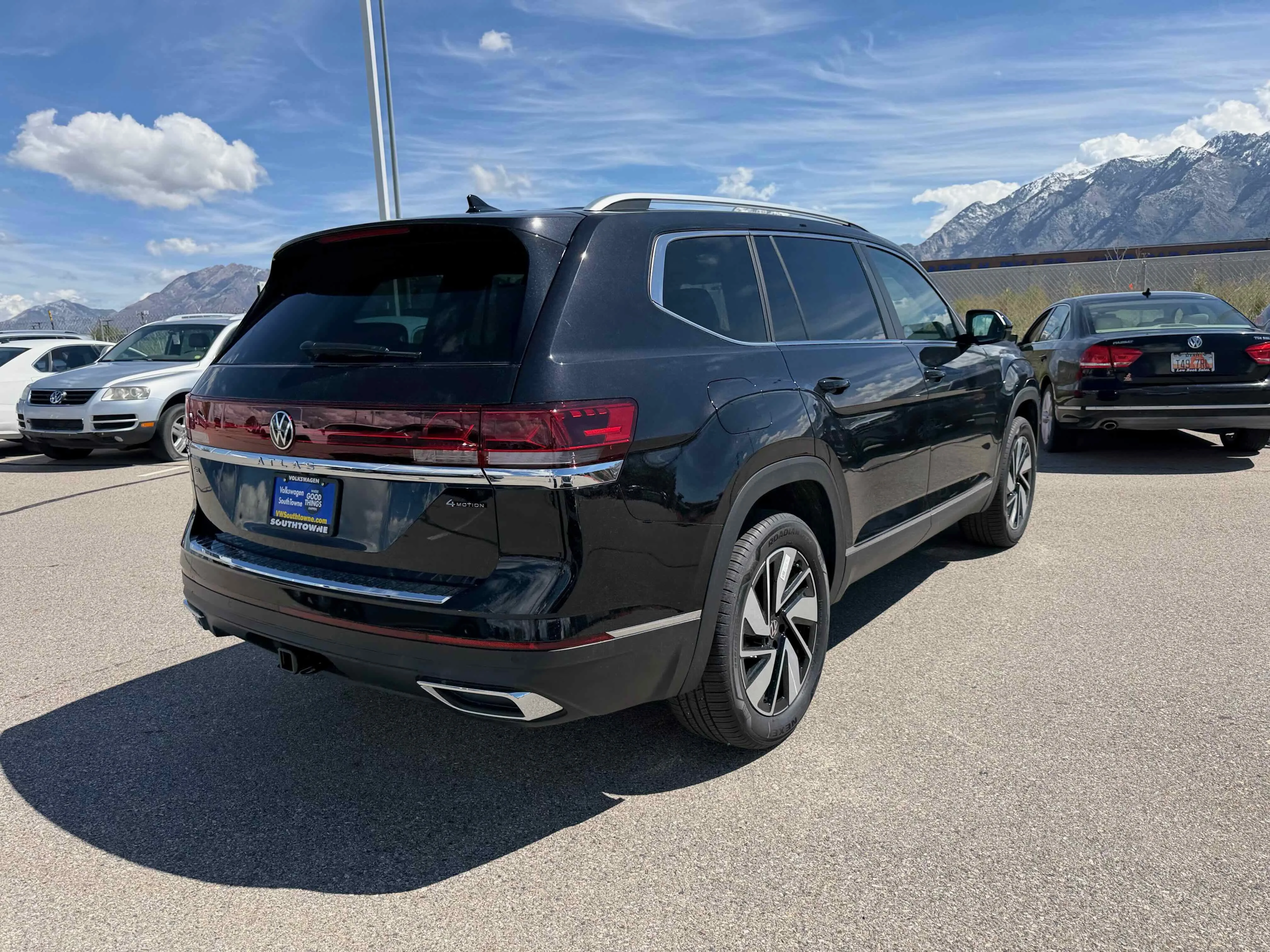 New 2026 Deep Black Volkswagen 2.0T SEL image 10