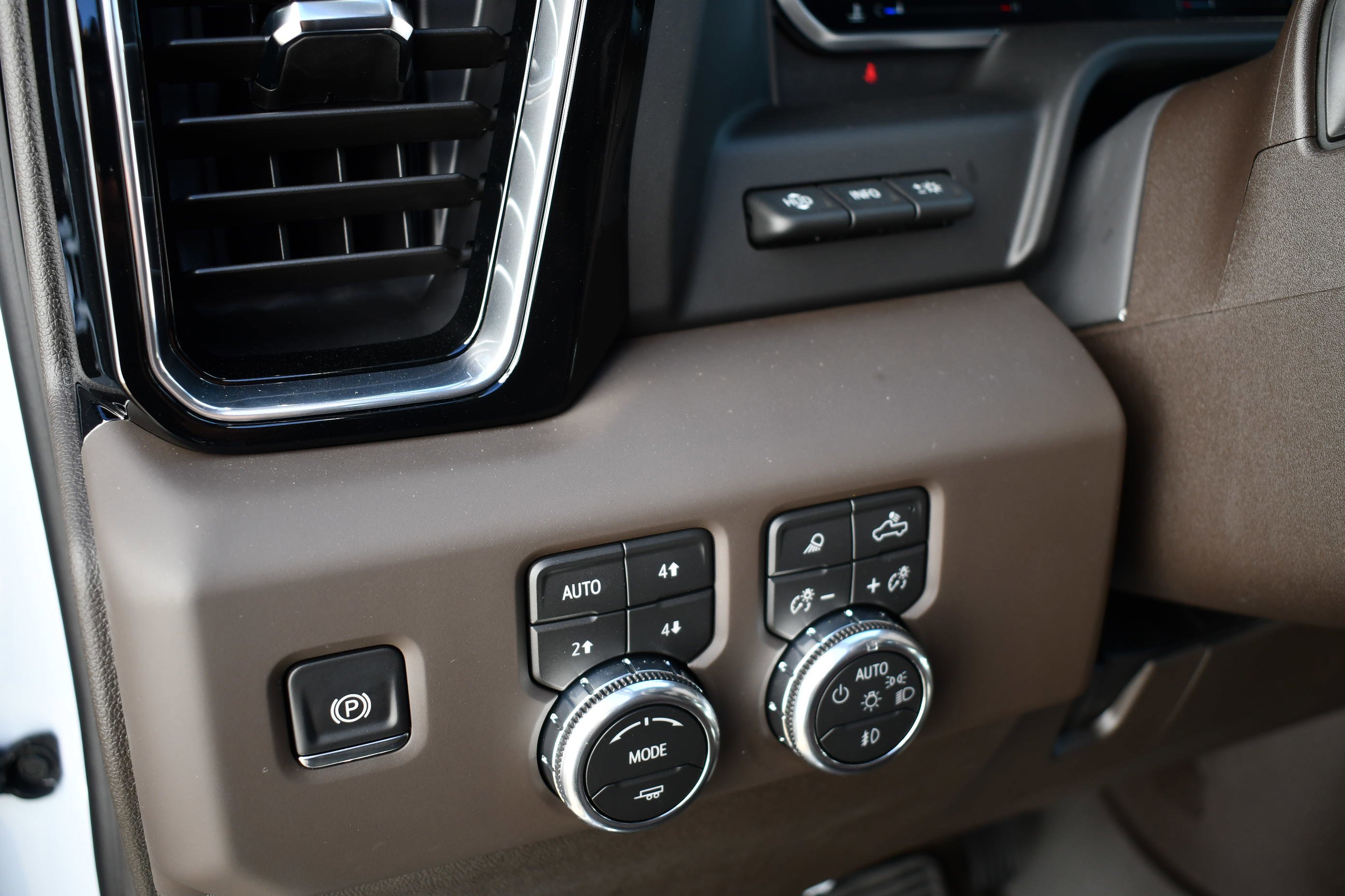 2026 GMC Sierra 2500HD Denali - Photo 17