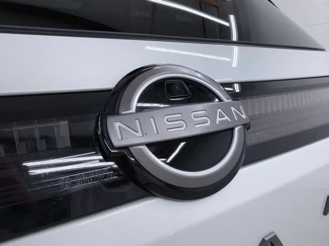 Used 2025 White Nissan SL image 11