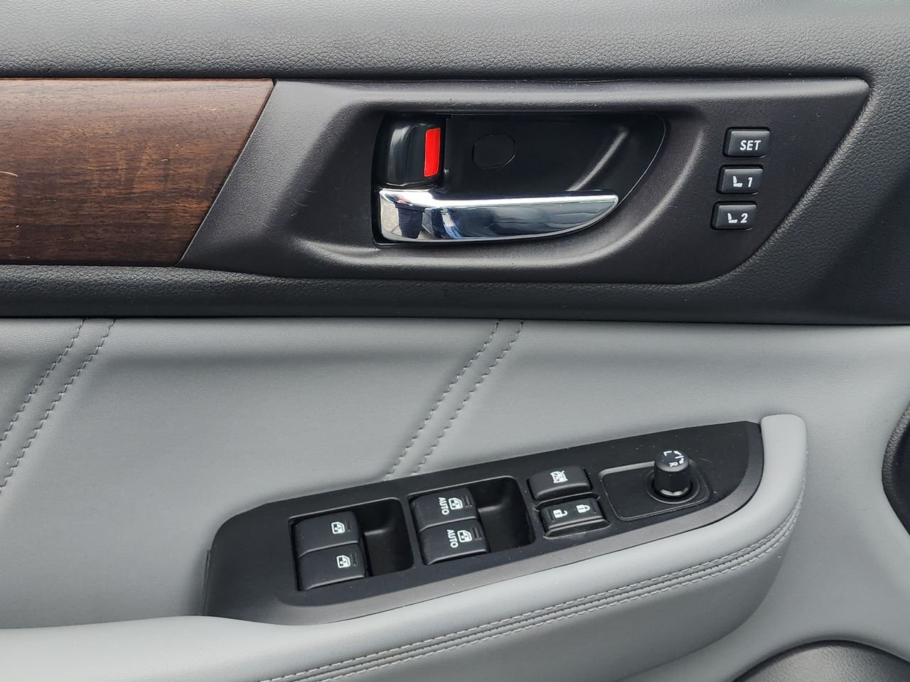 Used 2019 Abyss Blue Pearl Subaru Limited image 13